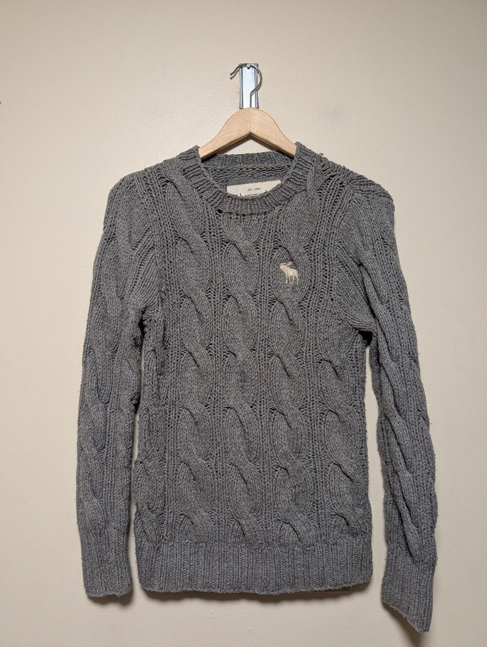 Abercrombie & Fitch Gray Cable Knit Sweater Size S Moose Logo Preppy